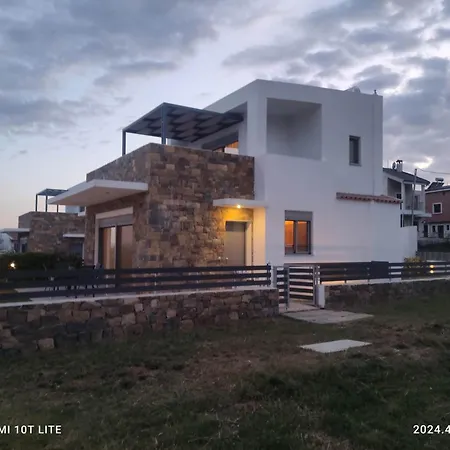 Molineux Luxury Nikiti (Sithonia)