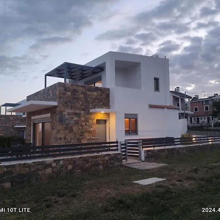 Вилла Molineux Luxury *